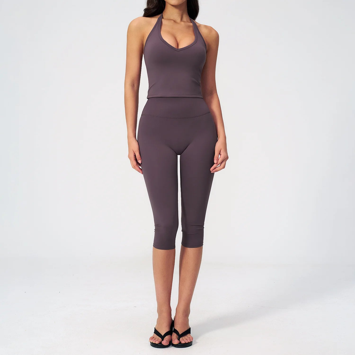 Two Piece Activewear Set with Capri Leggings – product detail view 9