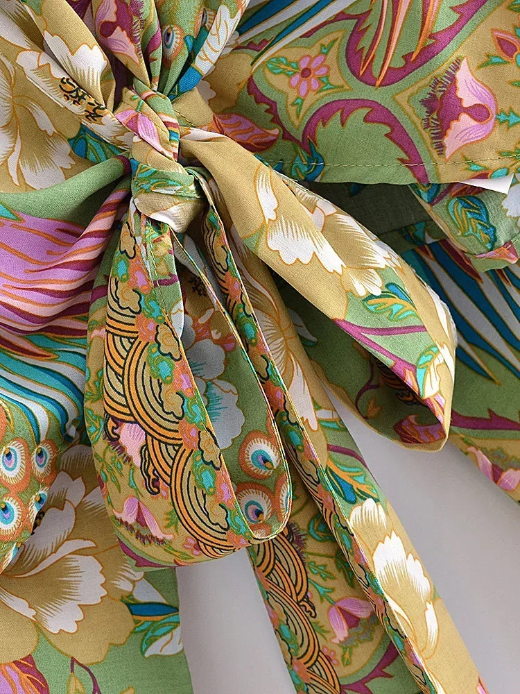 Keira Lightweight Floral Beach Kimono – product detail view 3