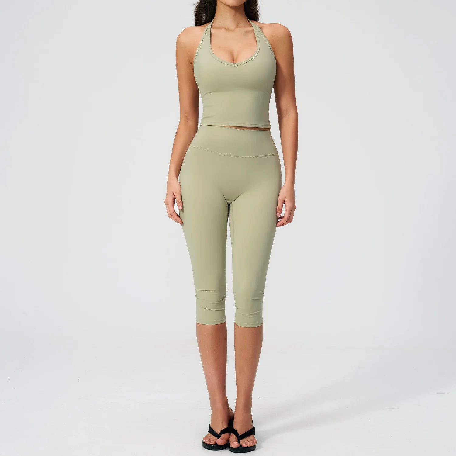 Two Piece Activewear Set with Capri Leggings – product detail view 12