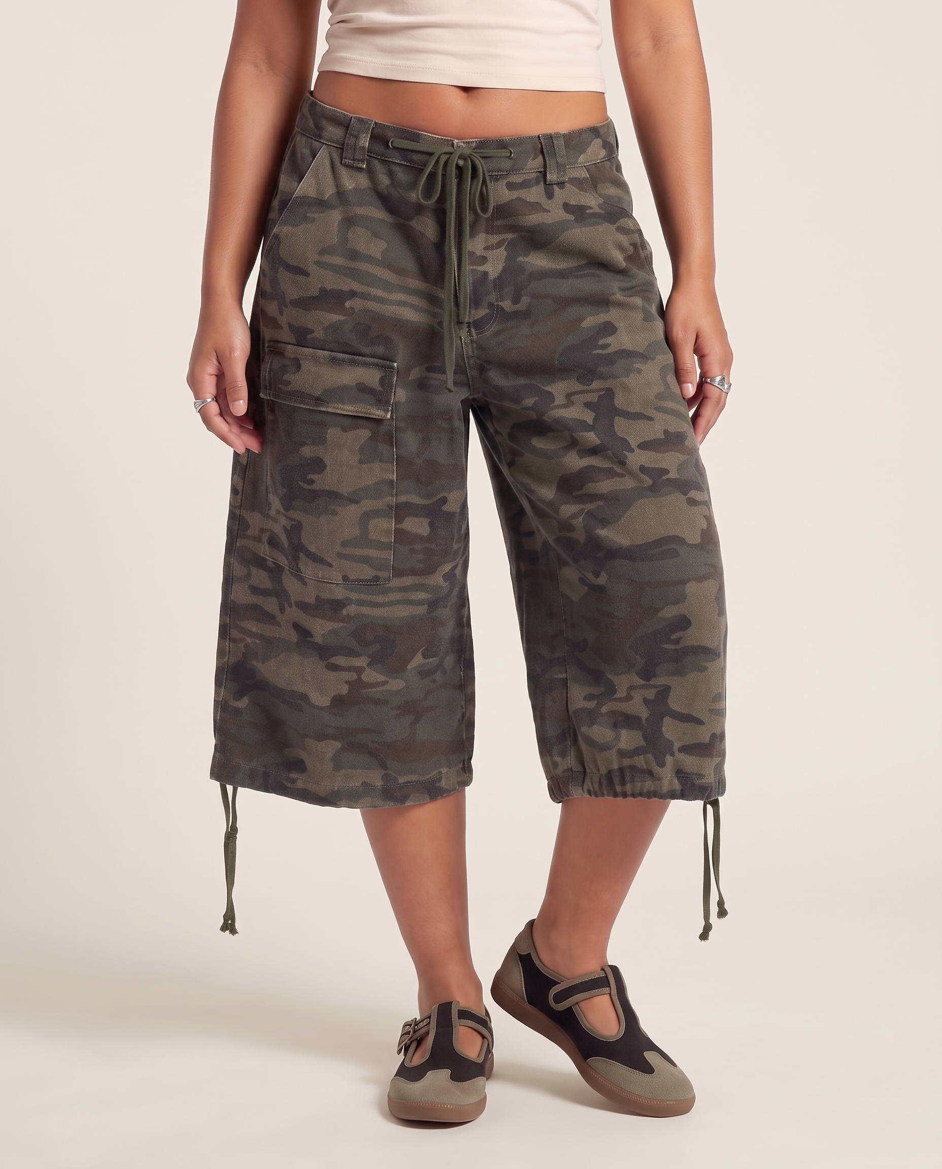 Camo Print Drawstring Cargo Shorts – Baggy Knee Length Casual Shorts — product view 2
