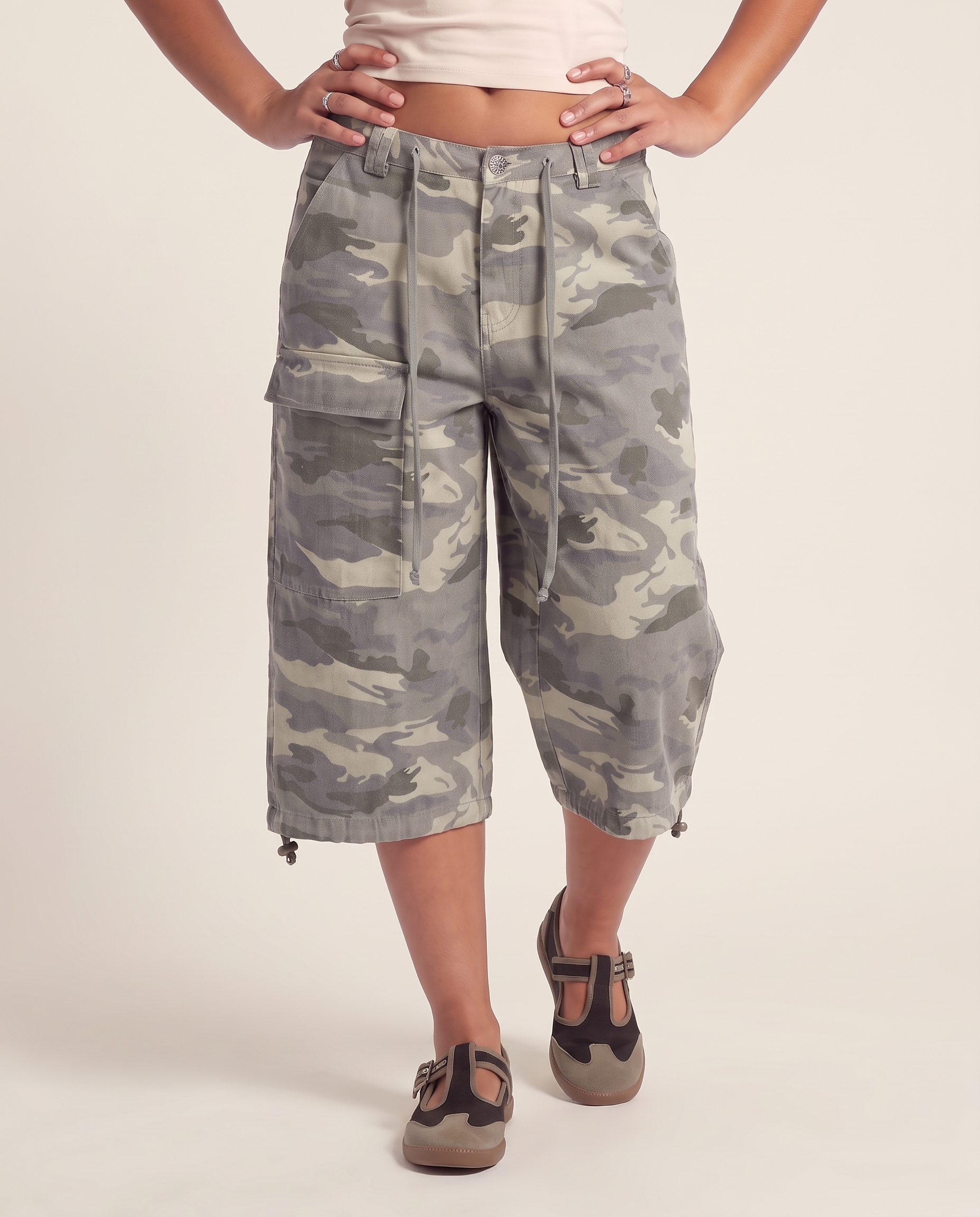 Camo Print Drawstring Cargo Shorts – Baggy Knee Length Casual Shorts — product view 7