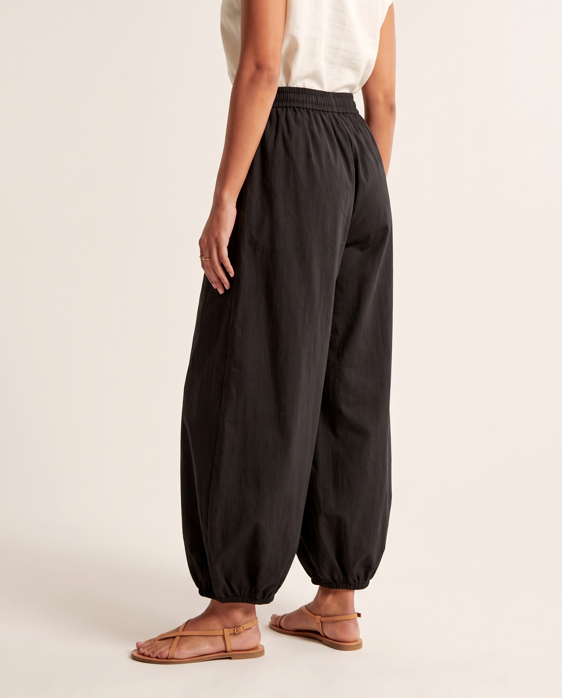 Cotton Lantern Trousers – Black angle view