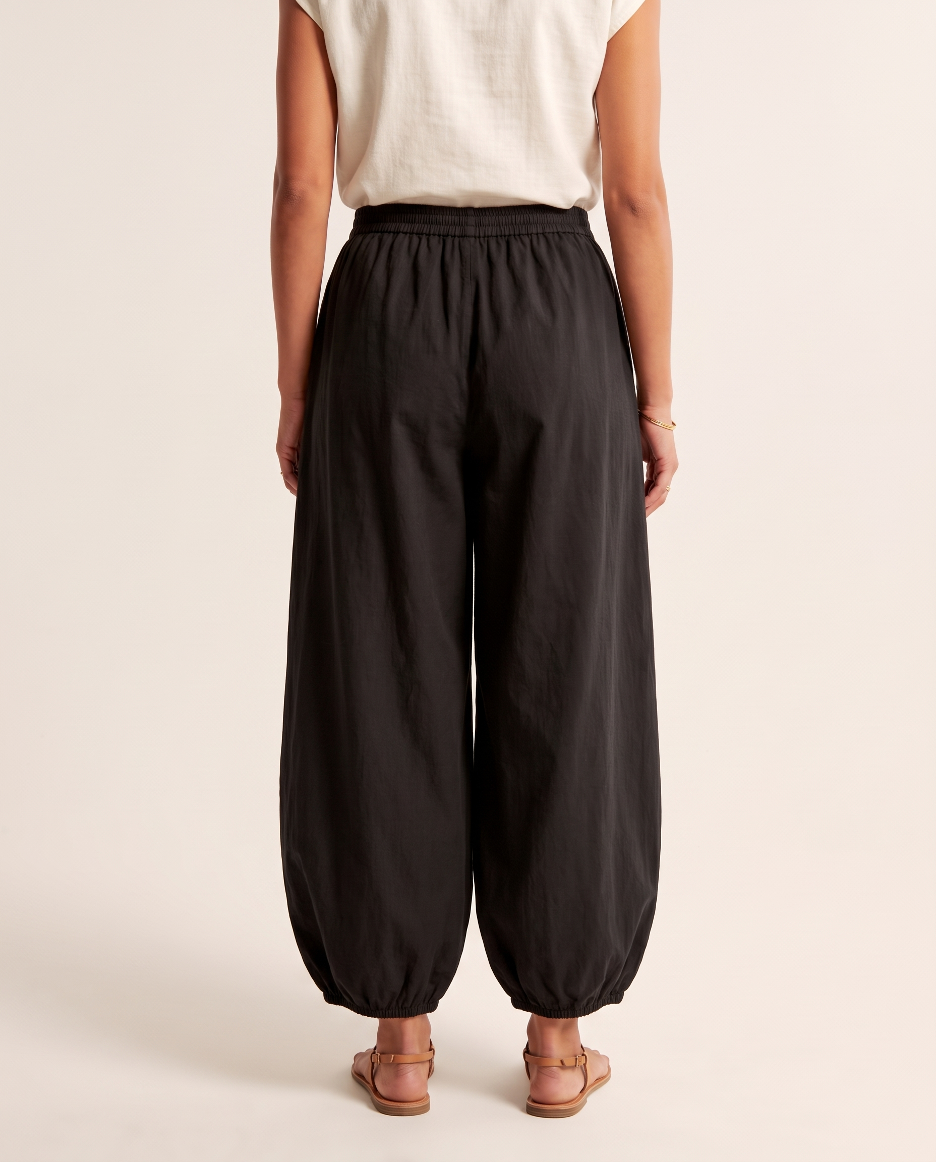 Cotton Lantern Trousers – Black back view