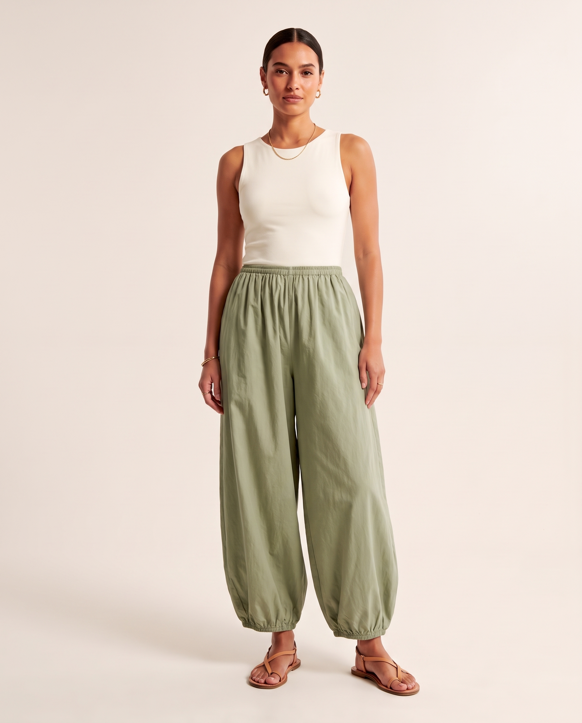 Cotton Lantern Trousers – Green front view
