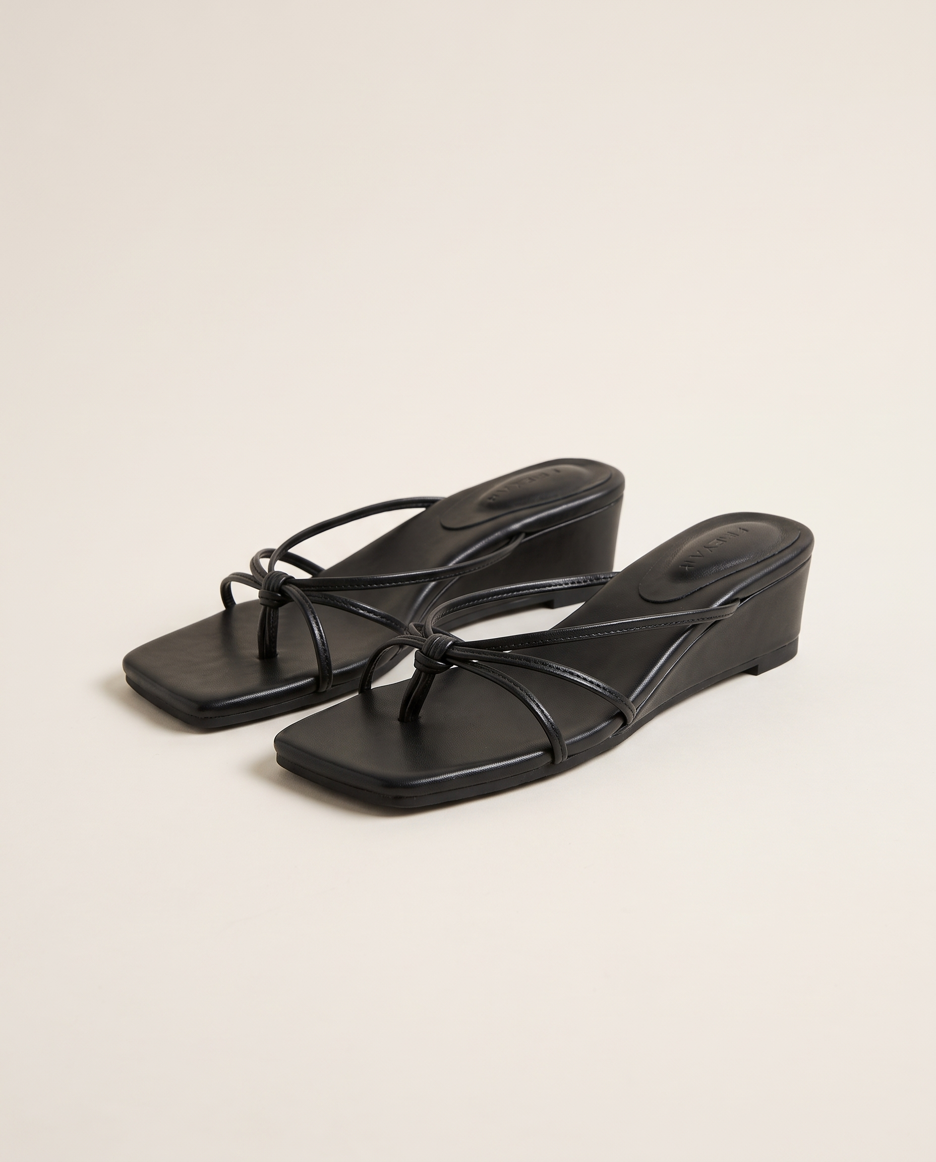 Freya Elegant Leopard-Print Wedge Flip-Flops — Black variant