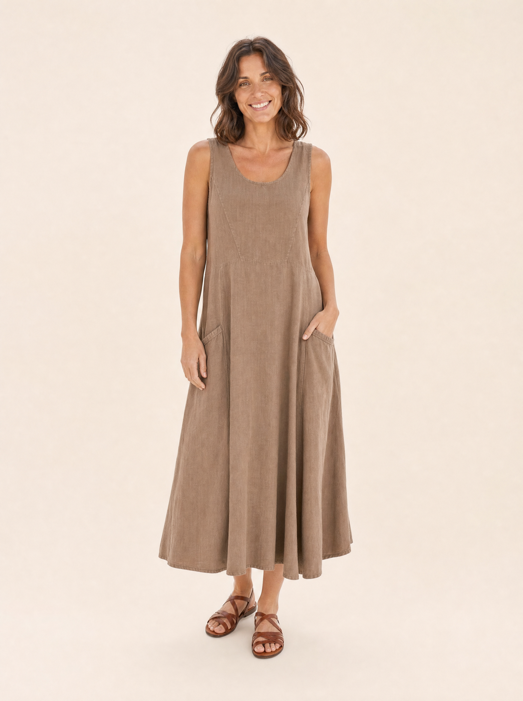 Linen Sundress with Side Pockets – product detail view 4