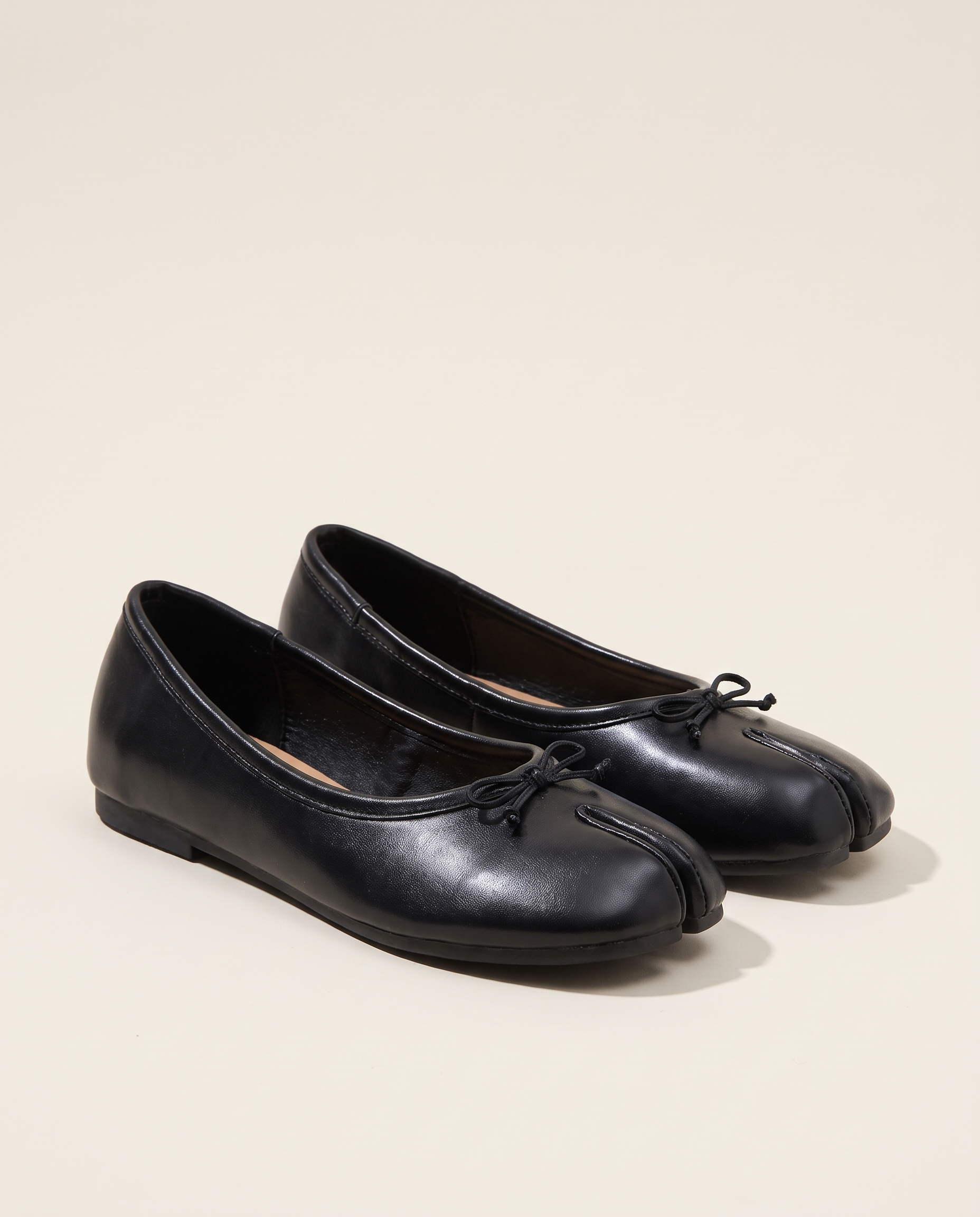 Quinn Comfortable Flat Everyday Loafers — Black variant
