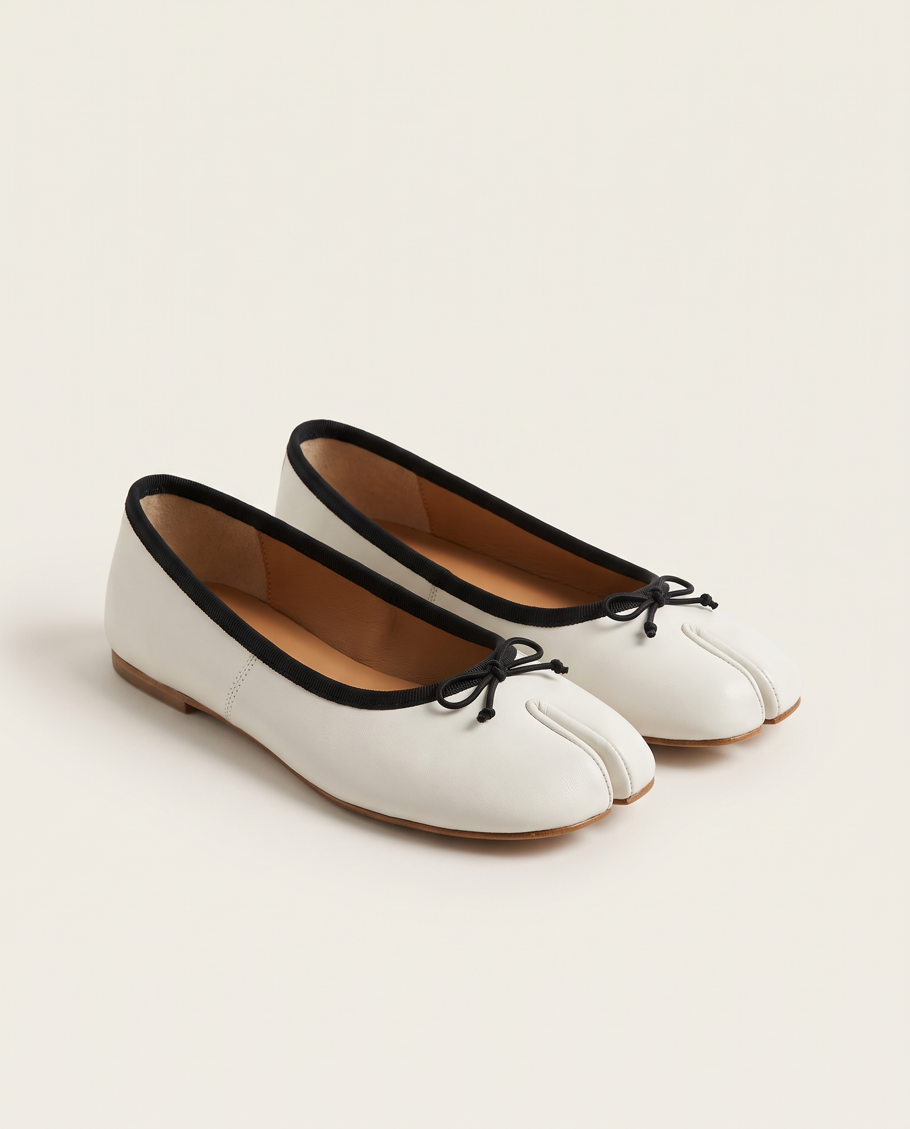 Quinn Comfortable Flat Everyday Loafers — White variant