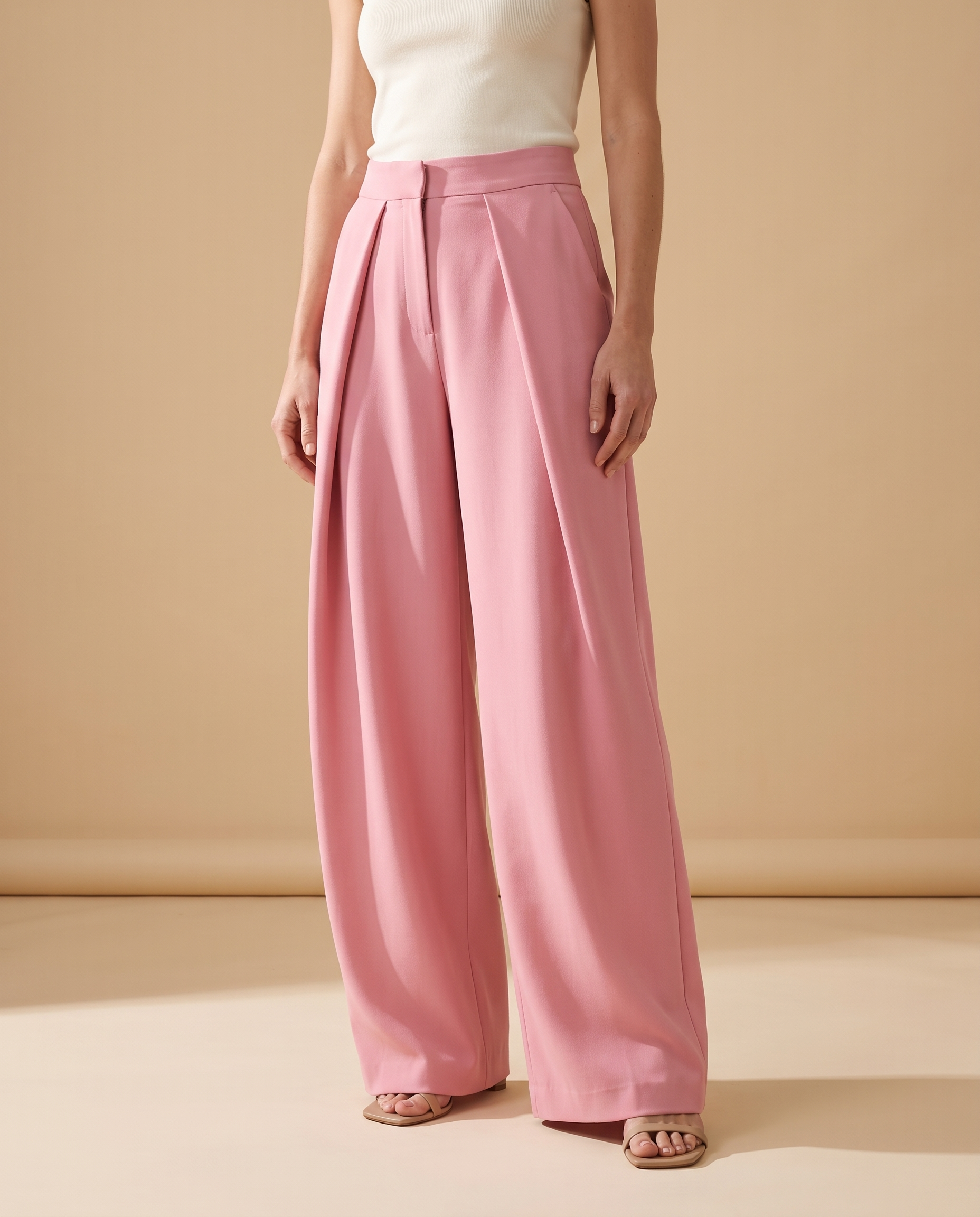 Pleated Wide Leg Trousers with Side Pockets – colour variant view