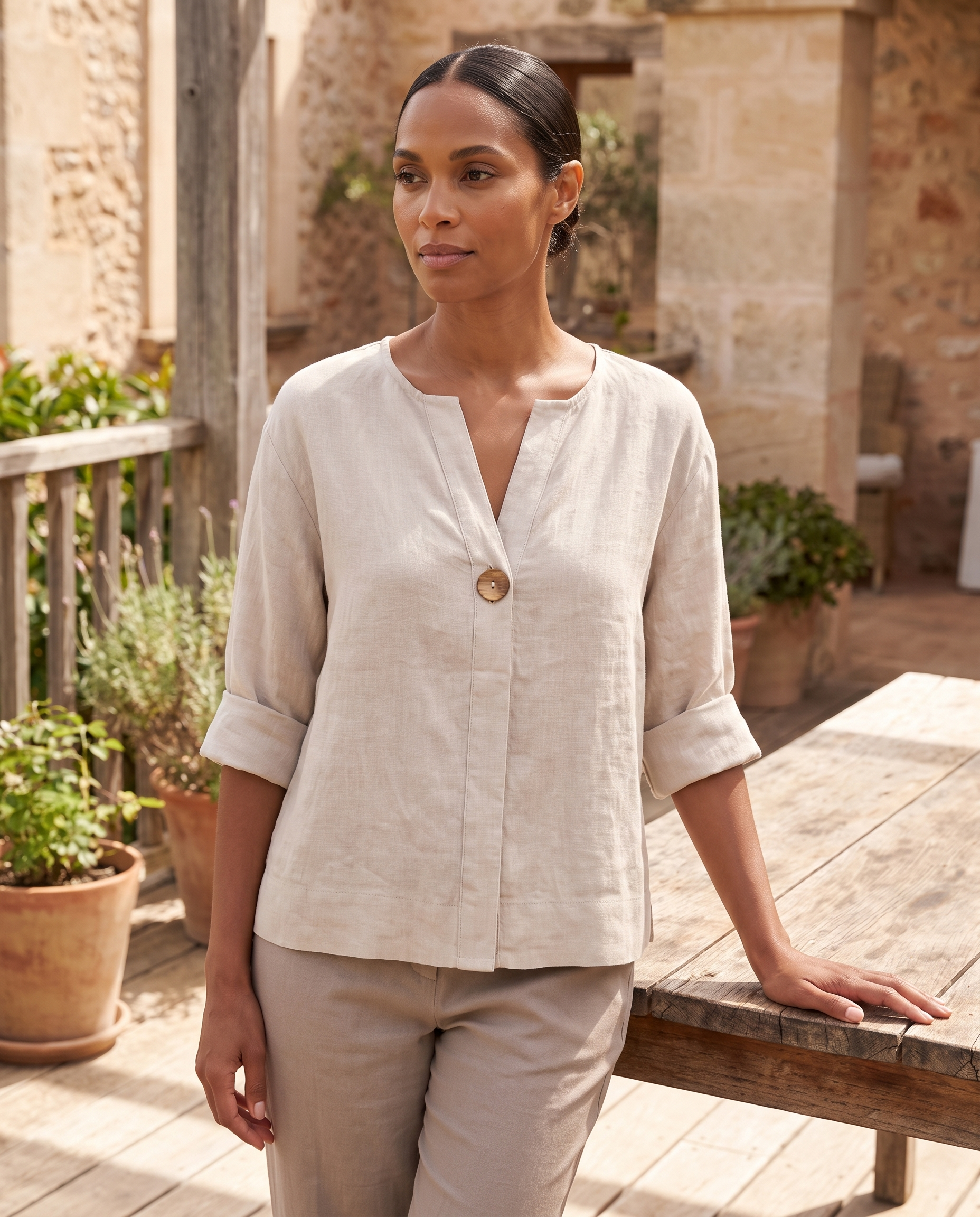 Linen Blouse with V Neck and Three Quarter Sleeves – product detail view 1