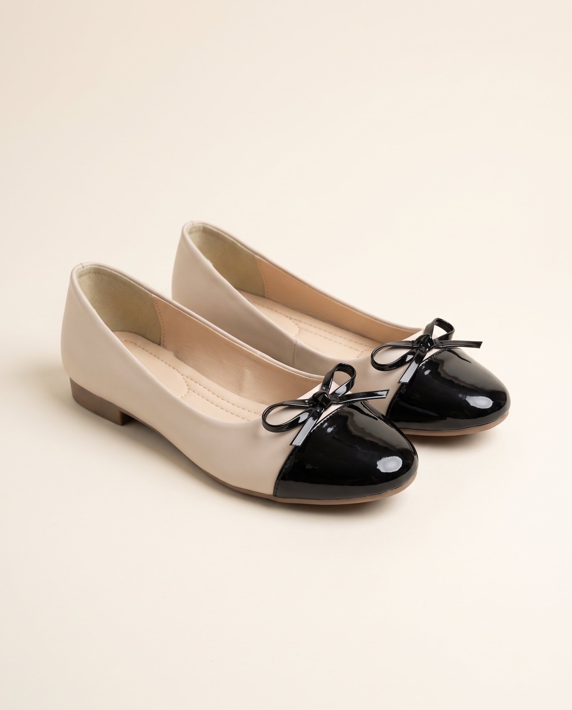 Talia Comfortable Bow-Detail Ballet Flats — hero view