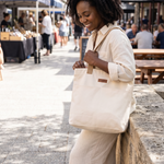 Una canvas tote close lifestyle view